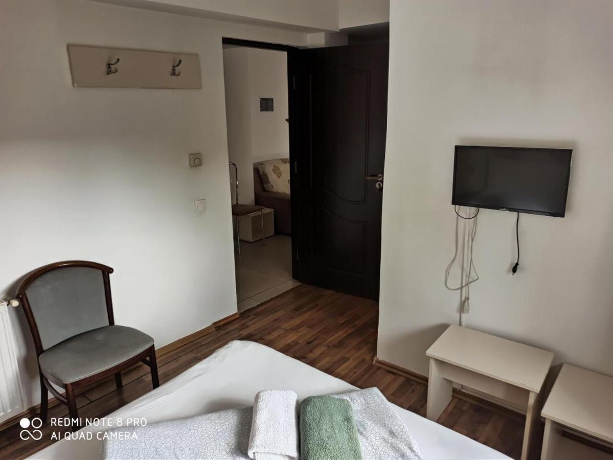 Quik Hotel บราชอฟ ภายนอก รูปภาพ