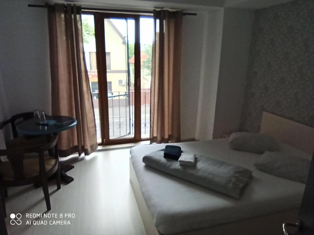 Quik Hotel บราชอฟ ภายนอก รูปภาพ