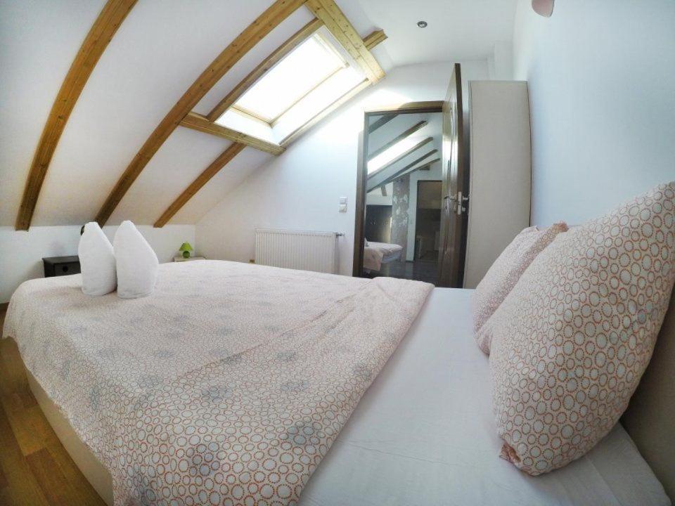Quik Hotel บราชอฟ ภายนอก รูปภาพ